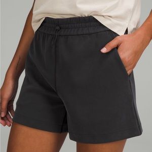 lululemon Softstreme HR shorts 4” - black